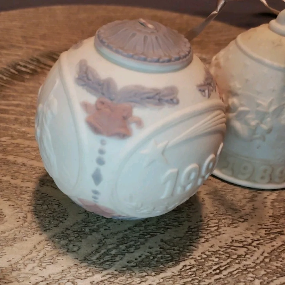 Vtg Lladro 1989 Christmas Bell (Missing Clapper)  1991 Ornament (Missing Top)